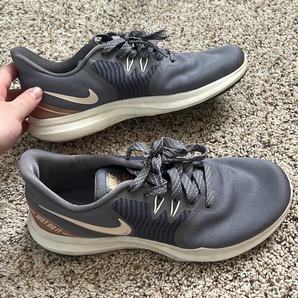 Nike tennis shoes